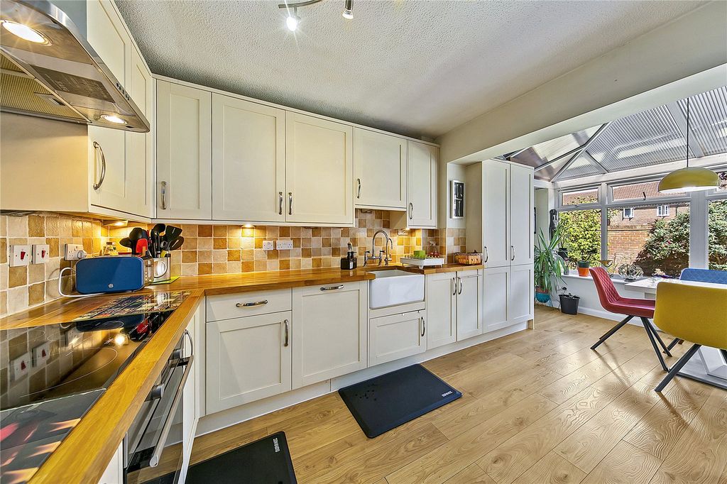 Property photo 3 of 26 Picture No. 16