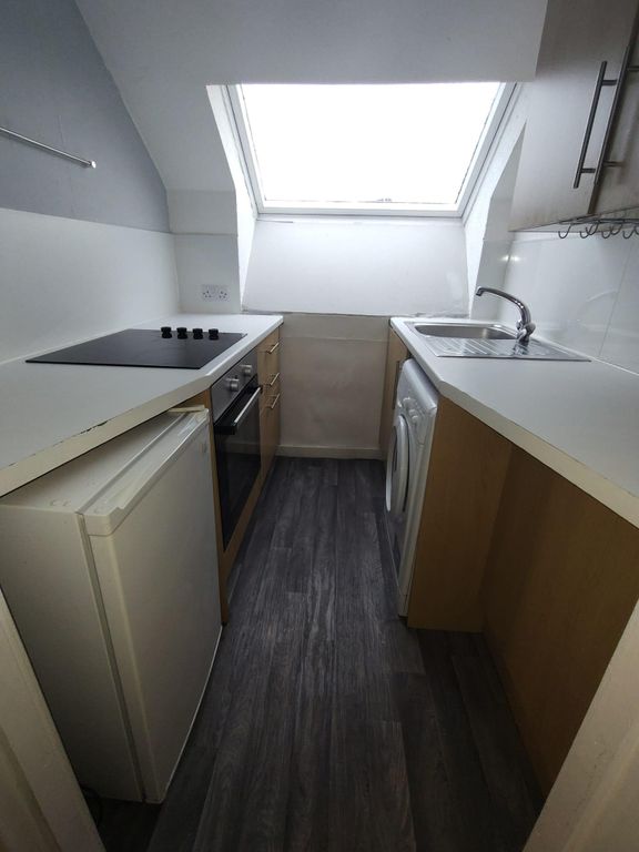 Property photo 2 of 6 Kitchen