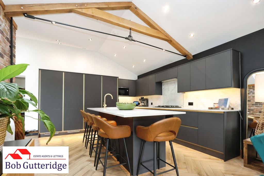 Property photo 3 of 47 Stunning "L" Shaped Fitted Kitchen / Breakfast / F
