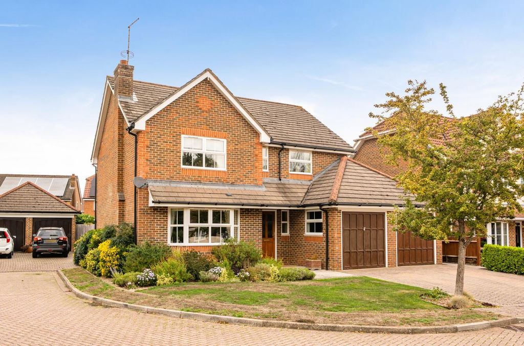Property photo 1 of 19 Blenheim Close 12 (8).Jpg
