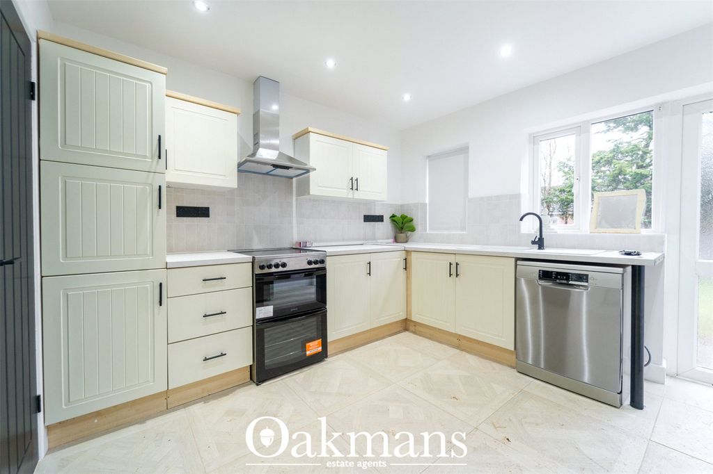 Property photo 2 of 21 Picture No. 13