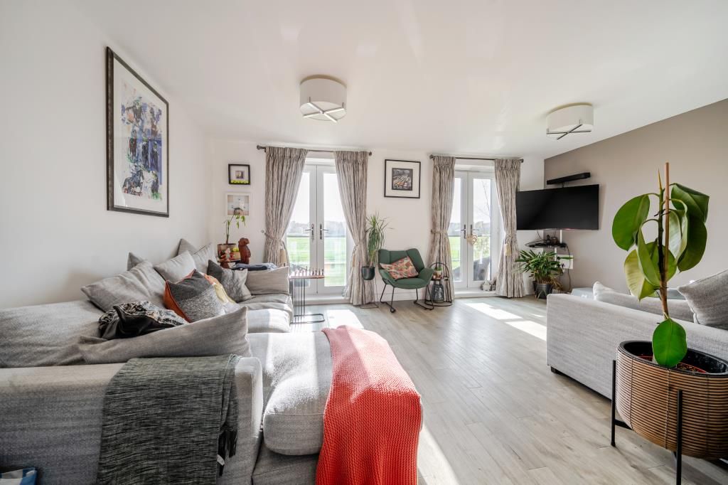 Property photo 3 of 23 Living Room