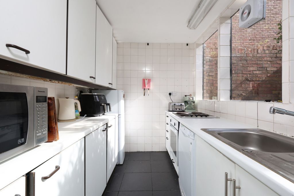 Property photo 3 of 13 Kitchen