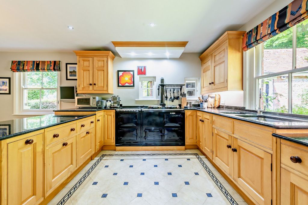 Property photo 2 of 18 Kitchen