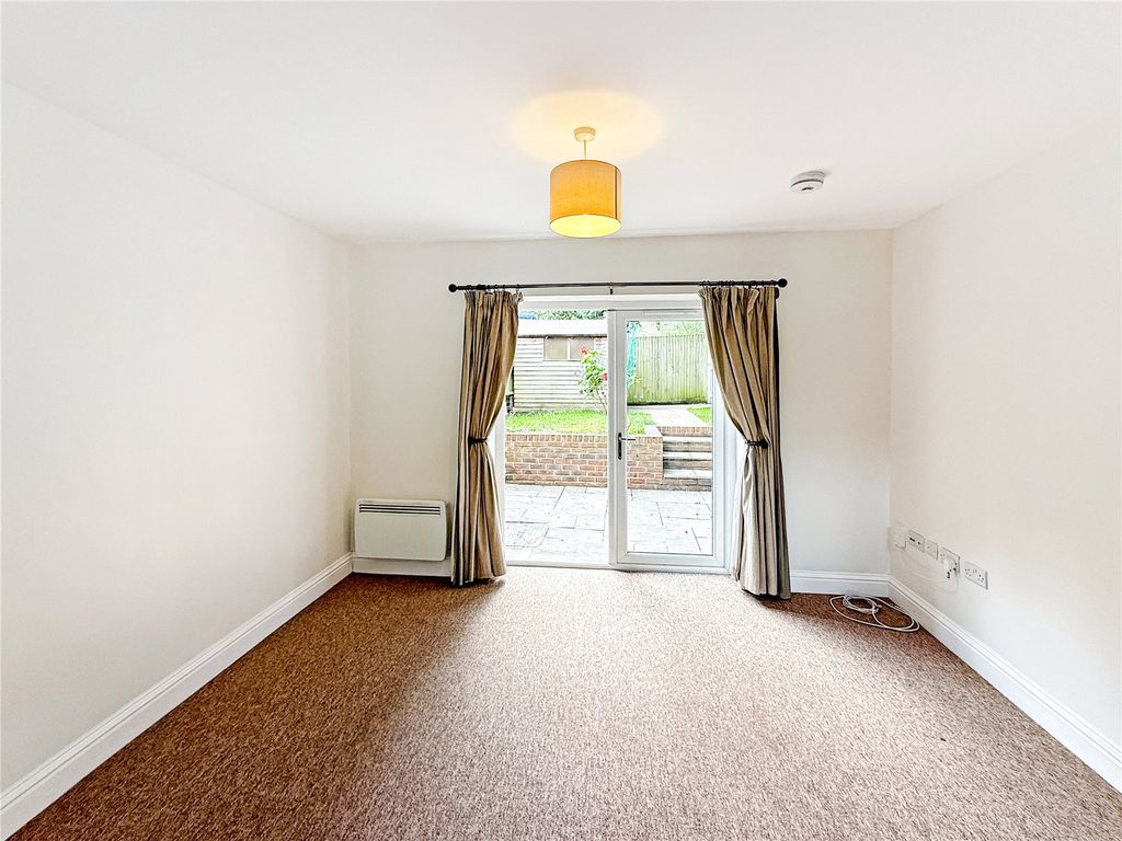 Property photo 3 of 11 Picture No. 08