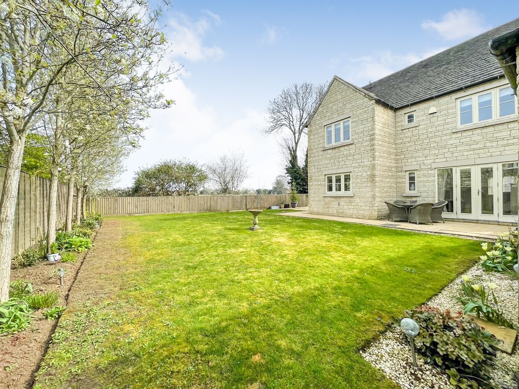 Property photo 2 of 16 20