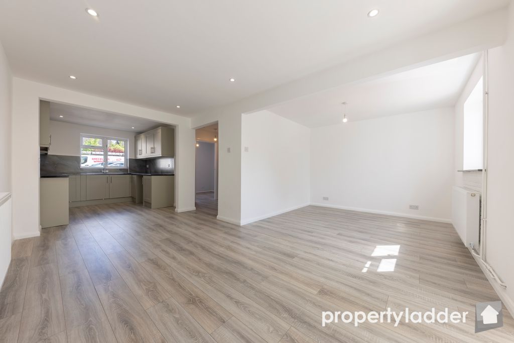Property photo 2 of 17 Pl-5