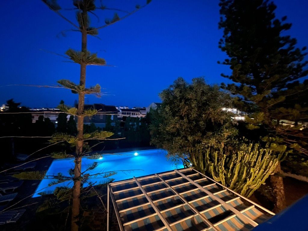 Property photo 1 of 28