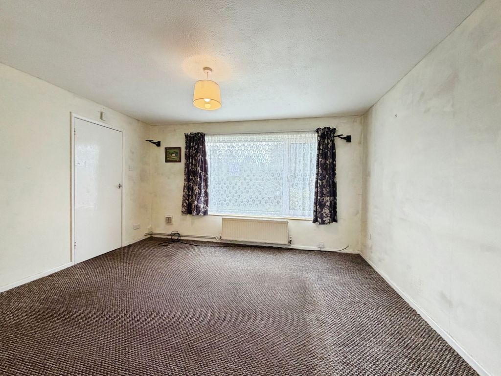 Property photo 3 of 14 Sitting Room