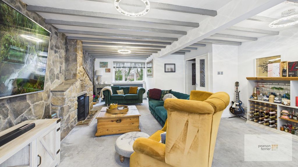 Property photo 2 of 22 Living Room