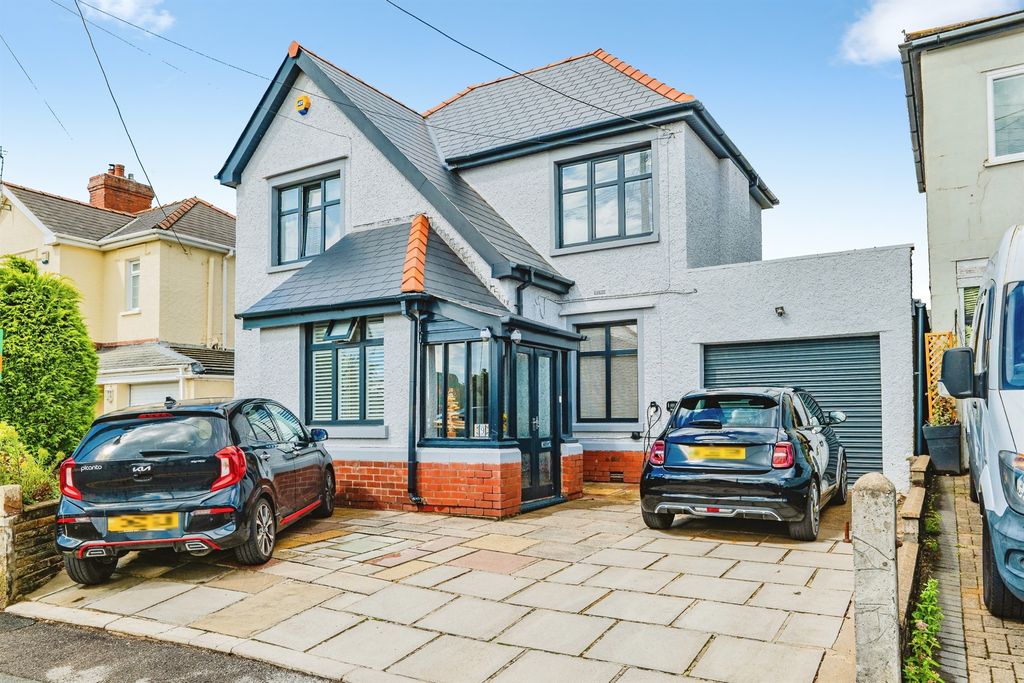 Property photo 1 of 30