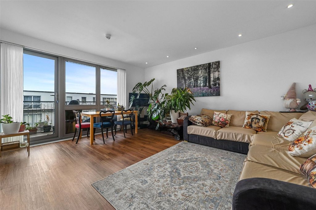 Property photo 1 of 19 Reception Room