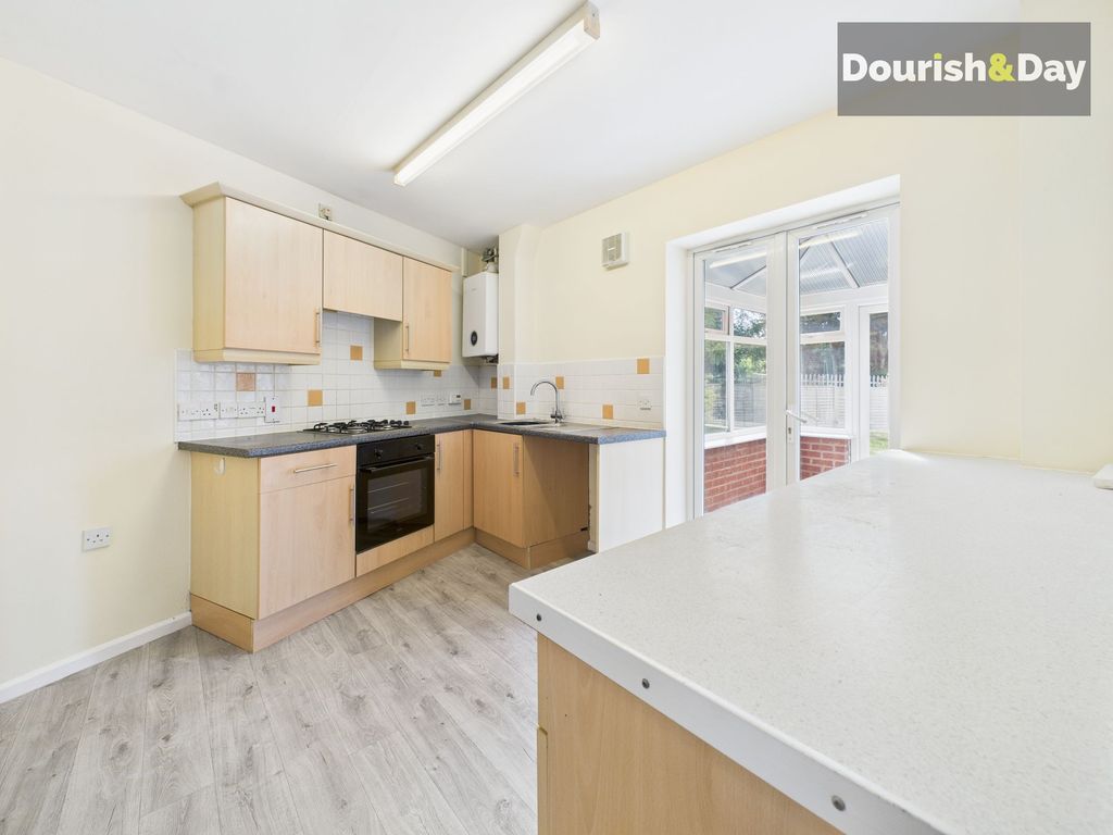 Property photo 3 of 16 Kitchen