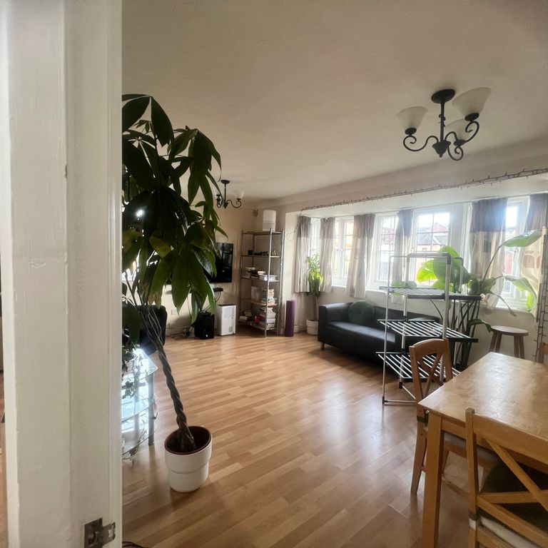 Property photo 3 of 5