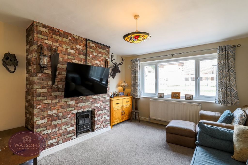 Property photo 2 of 27