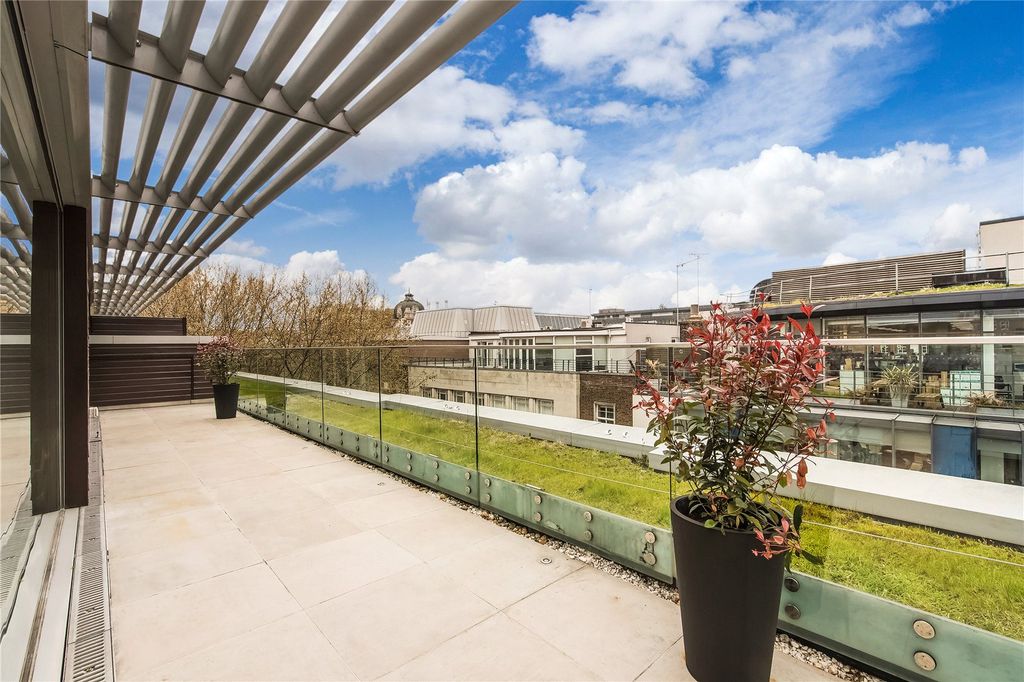 Property photo 2 of 13 Terrace