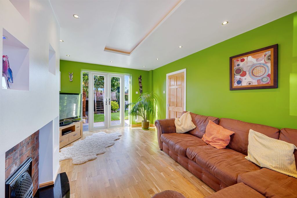 Property photo 2 of 25