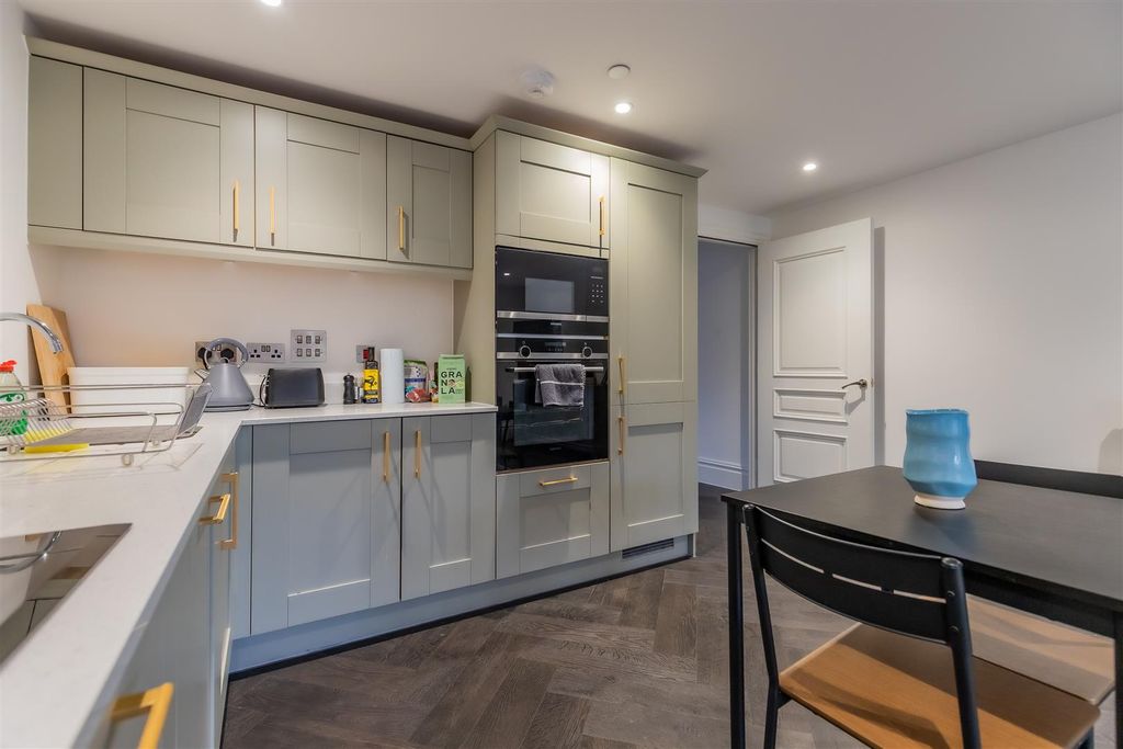 Property photo 1 of 12 9 Llys Sophia (3 Of 12).Jpg
