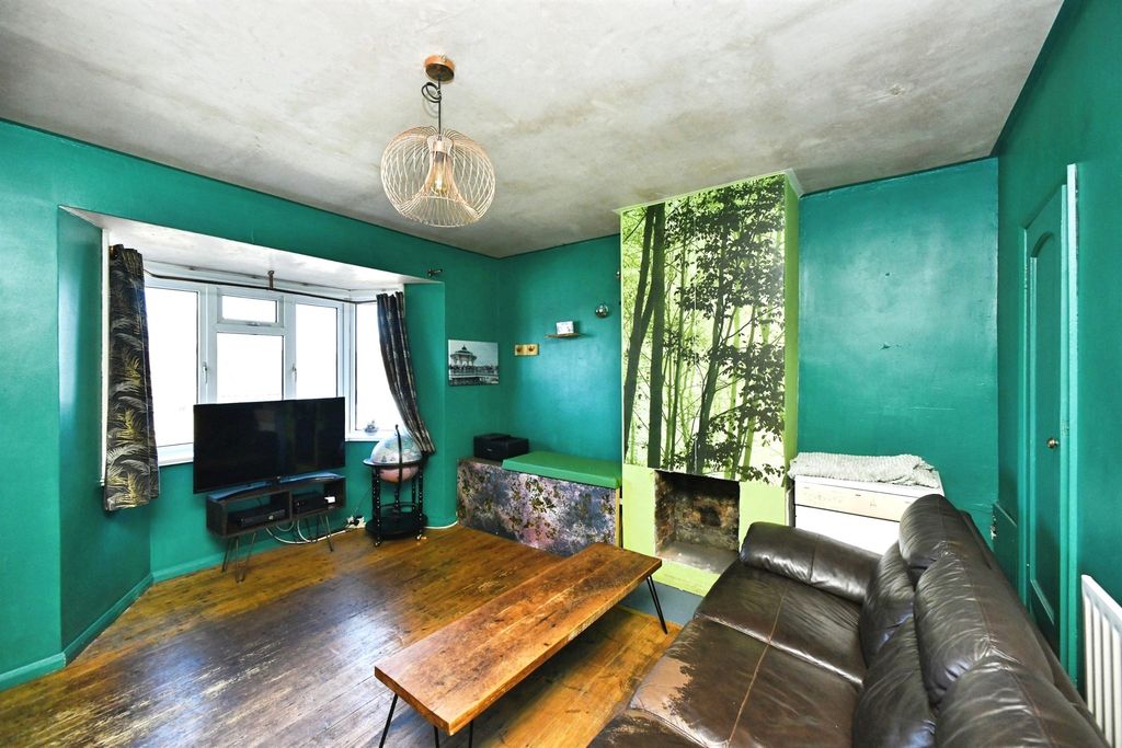 Property photo 3 of 20