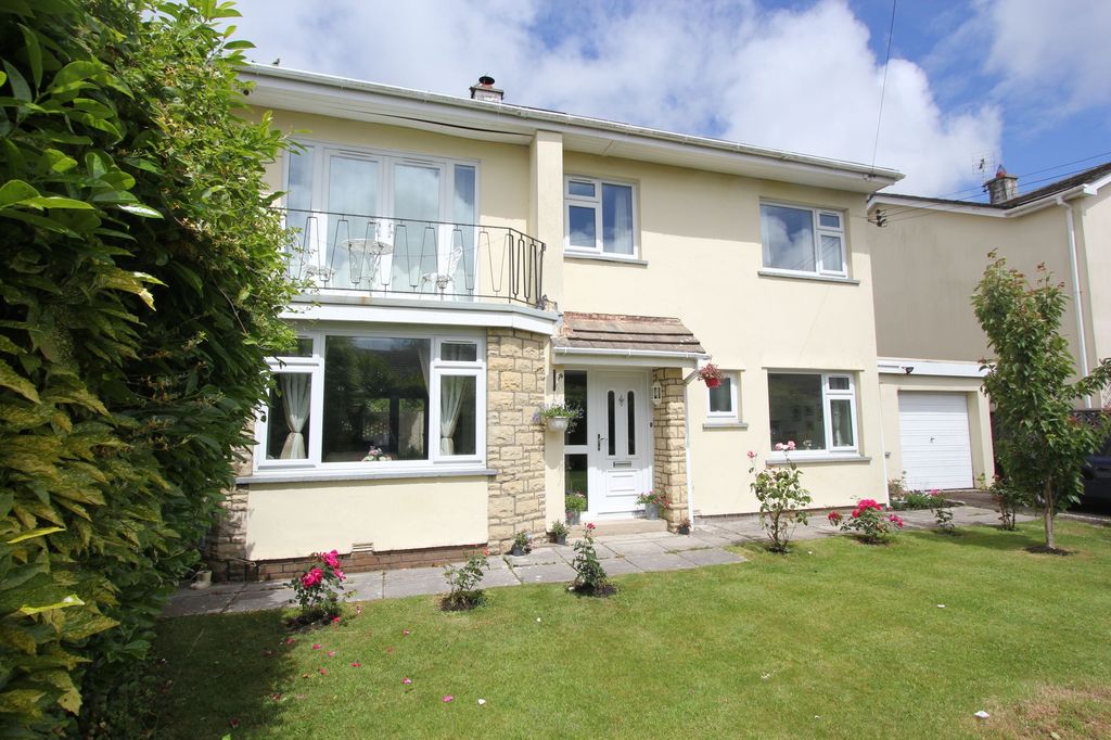Property photo 1 of 34
