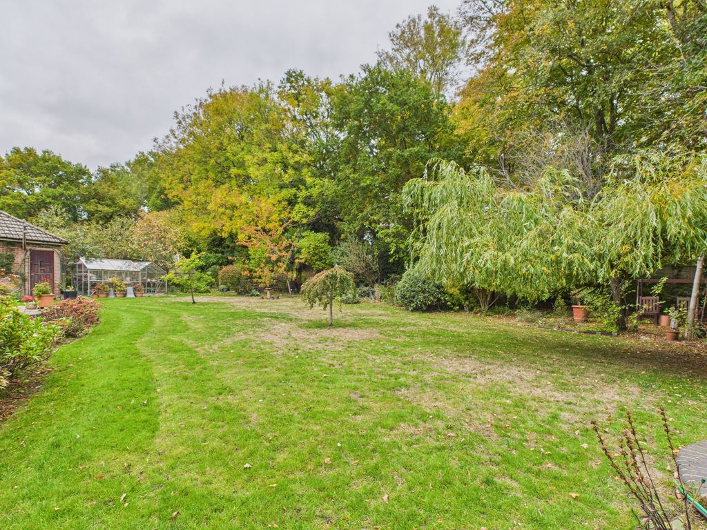 Property photo 3 of 19 Garden