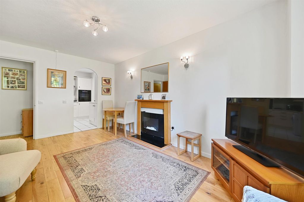 Property photo 3 of 12