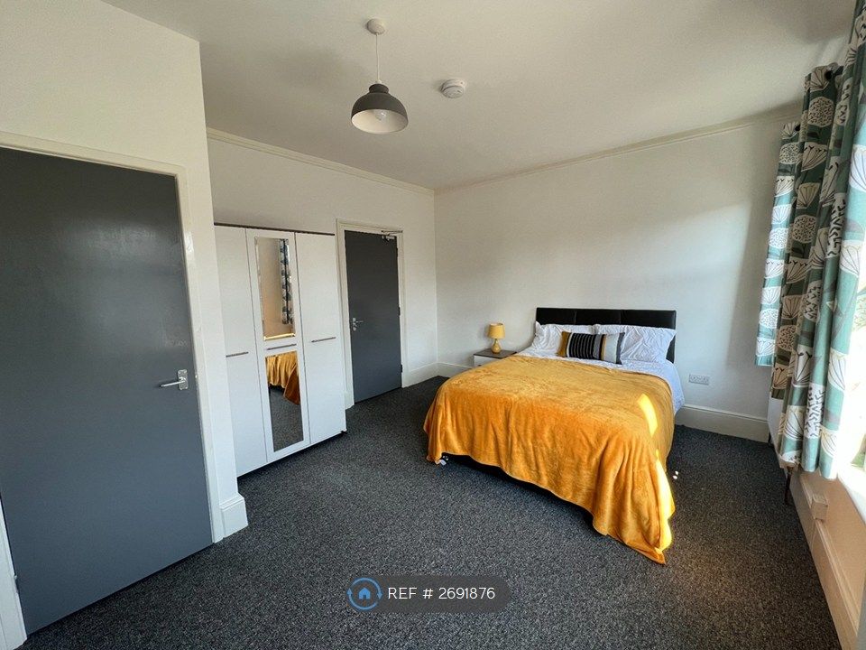 Property photo 1 of 9 Bedroom