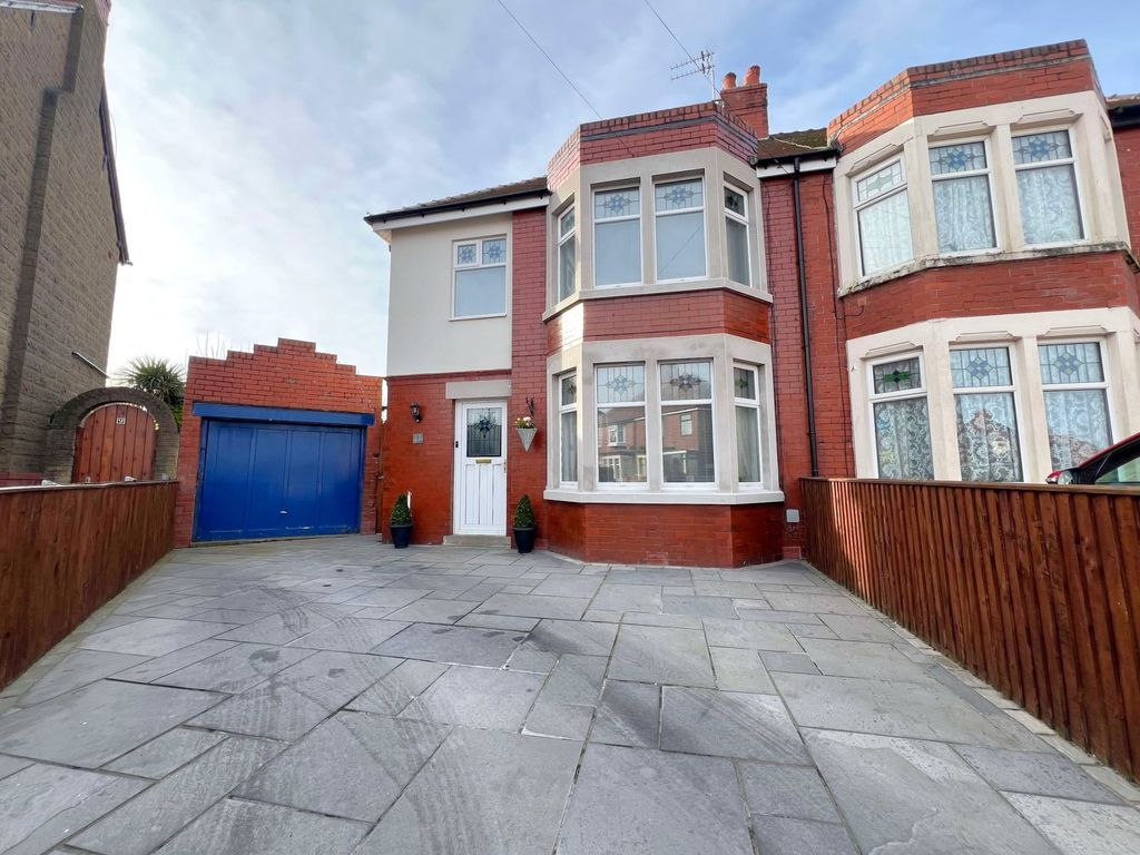 Property photo 1 of 27