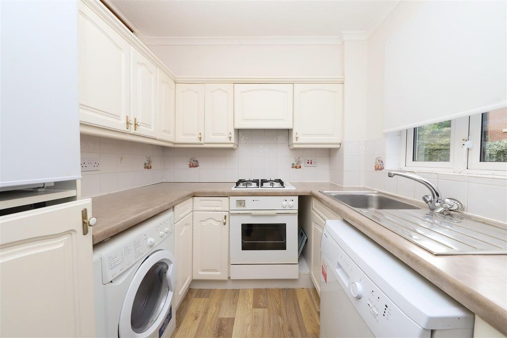 Property photo 2 of 9 Cherry Court