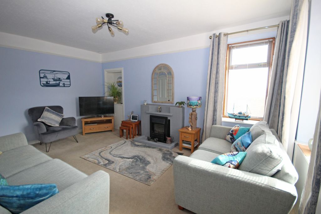 Property photo 3 of 33