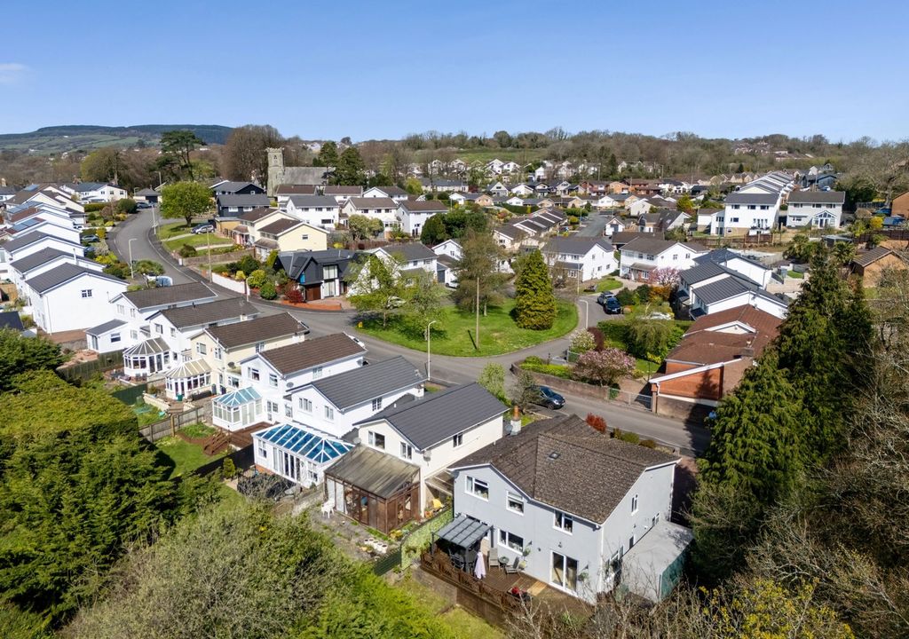 Property photo 3 of 49