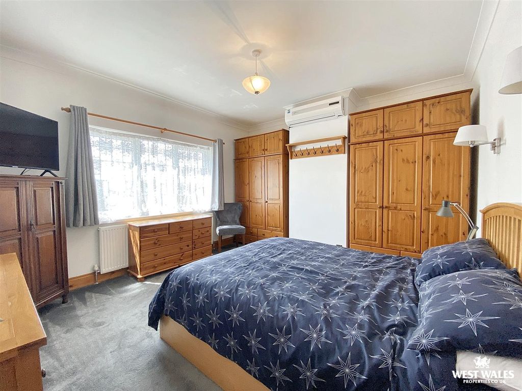 Additional image 14 of 3 bed detached house for salePier Road, Pembroke Dock SA72