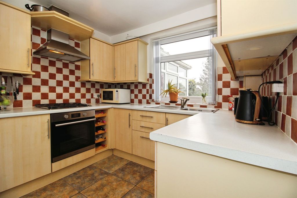 Property photo 3 of 18