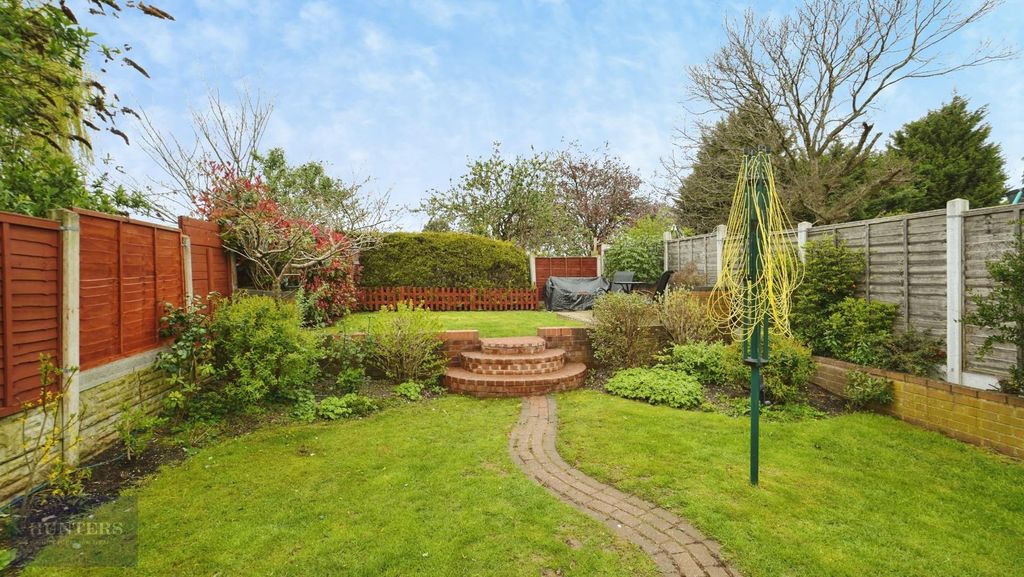 Property photo 3 of 20 Garden