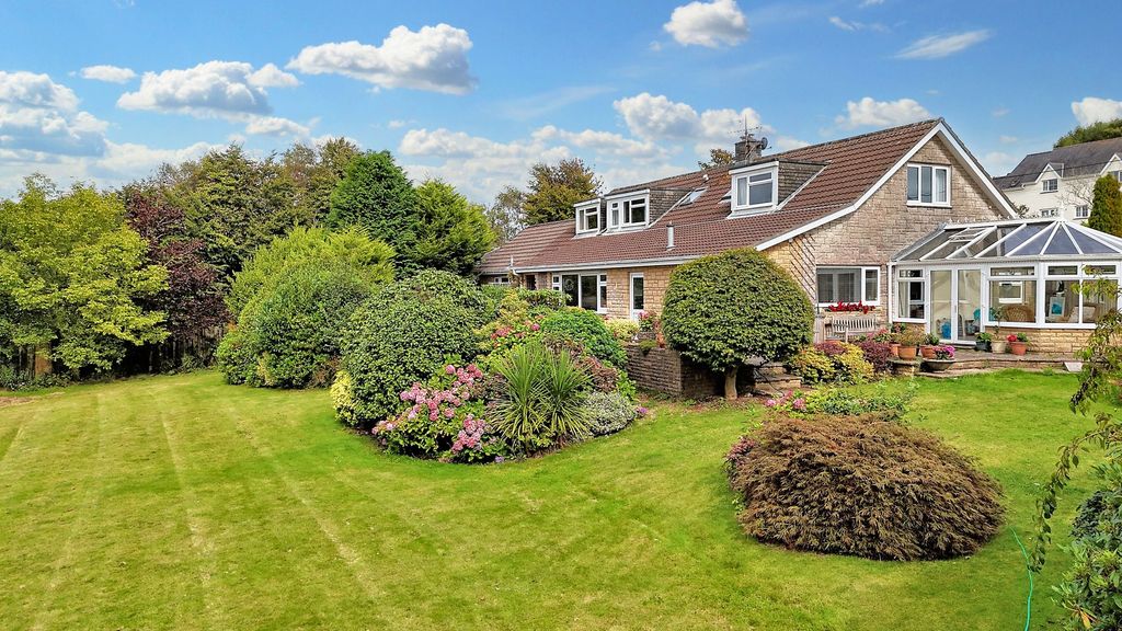 Property photo 3 of 59