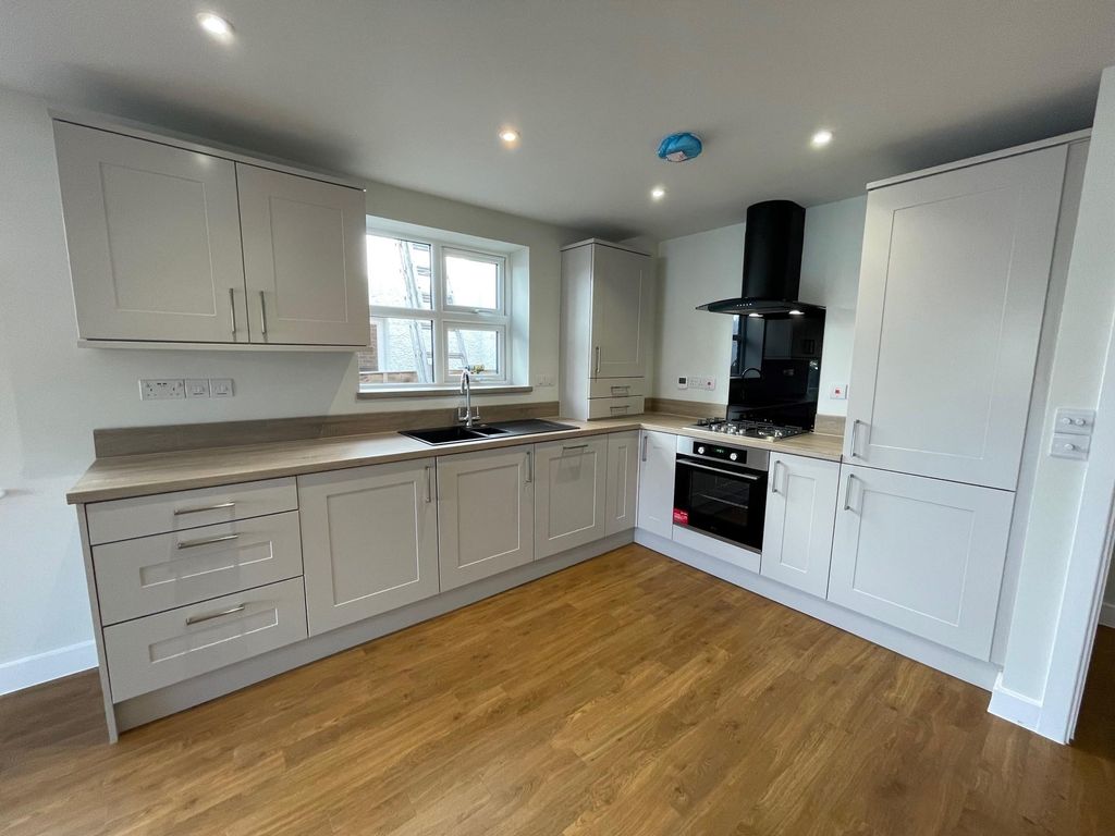 Property photo 2 of 29 Kitchen