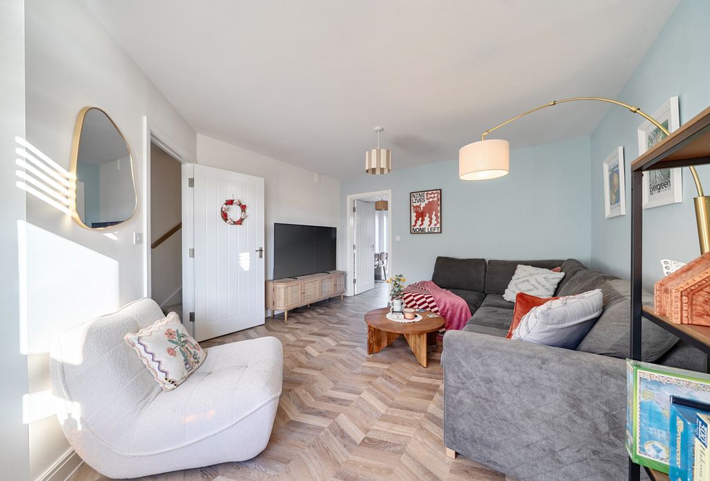 Property photo 2 of 19 1405226-13-6979E3...