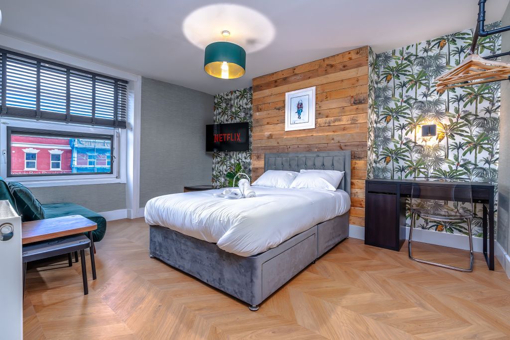 Property photo 2 of 21