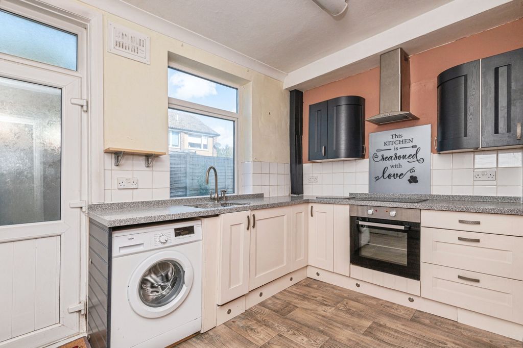 Property photo 2 of 15 Kitchen