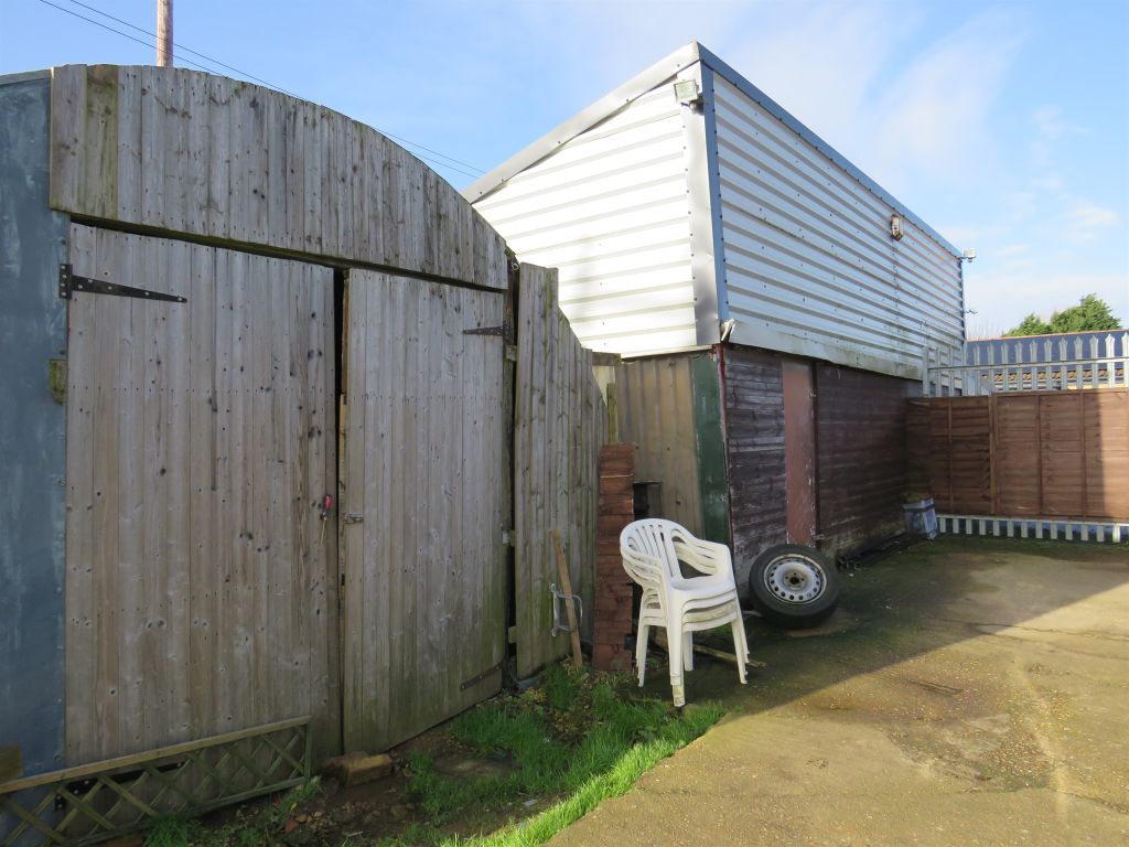 Property photo 1 of 5