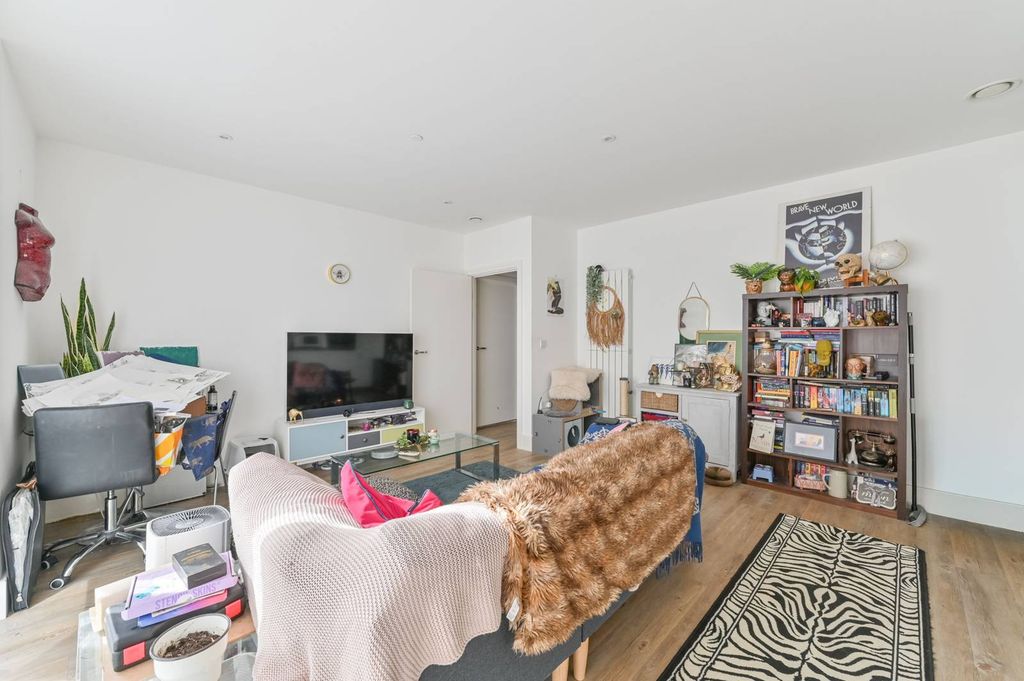 Property photo 3 of 15