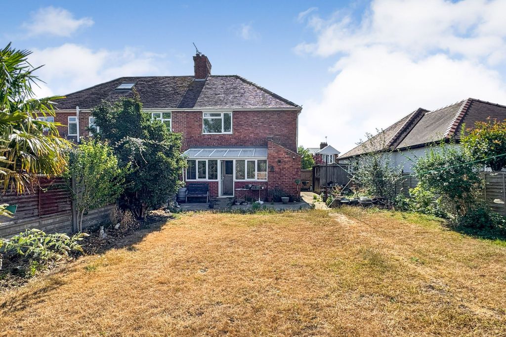 Property photo 2 of 17 89 Elmbridge Road, Gloucester, Gloucestershire, Gl2 0Pg
