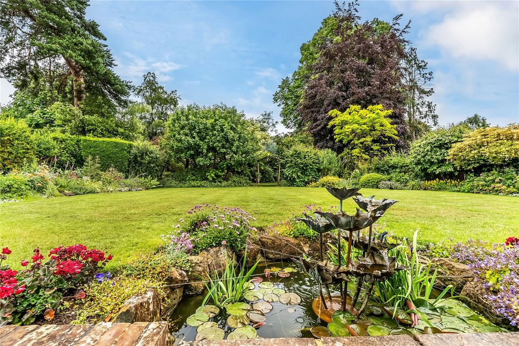 Property photo 2 of 22 Garden