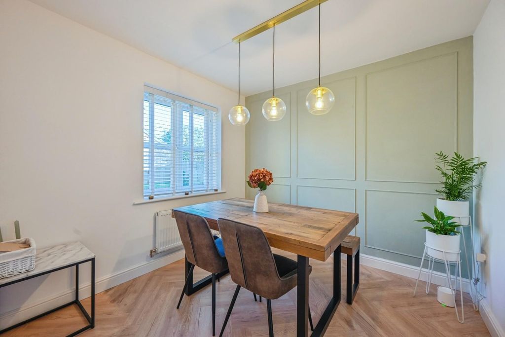 Property photo 3 of 21 57Croftclose-8.Jpg