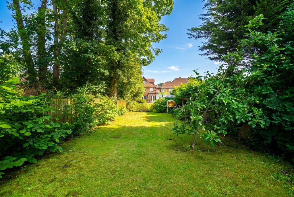 Property photo 2 of 25