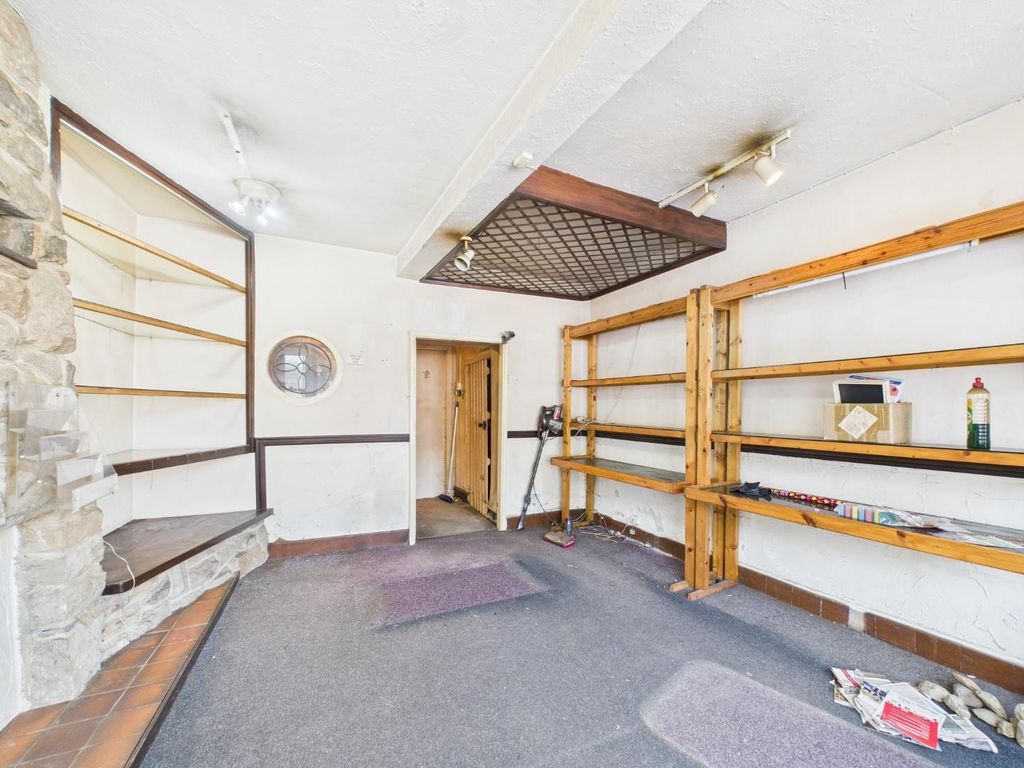 Property photo 3 of 29 Cam03810G0-Pr0253-Still002.Jpg