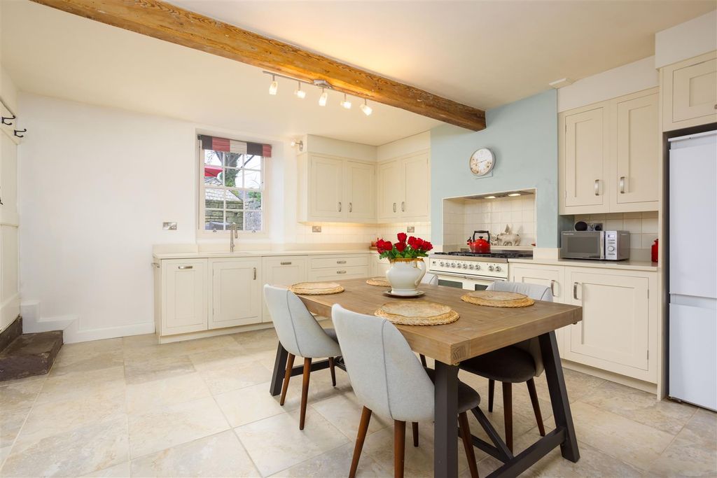 Property photo 3 of 23 00010.Jpg