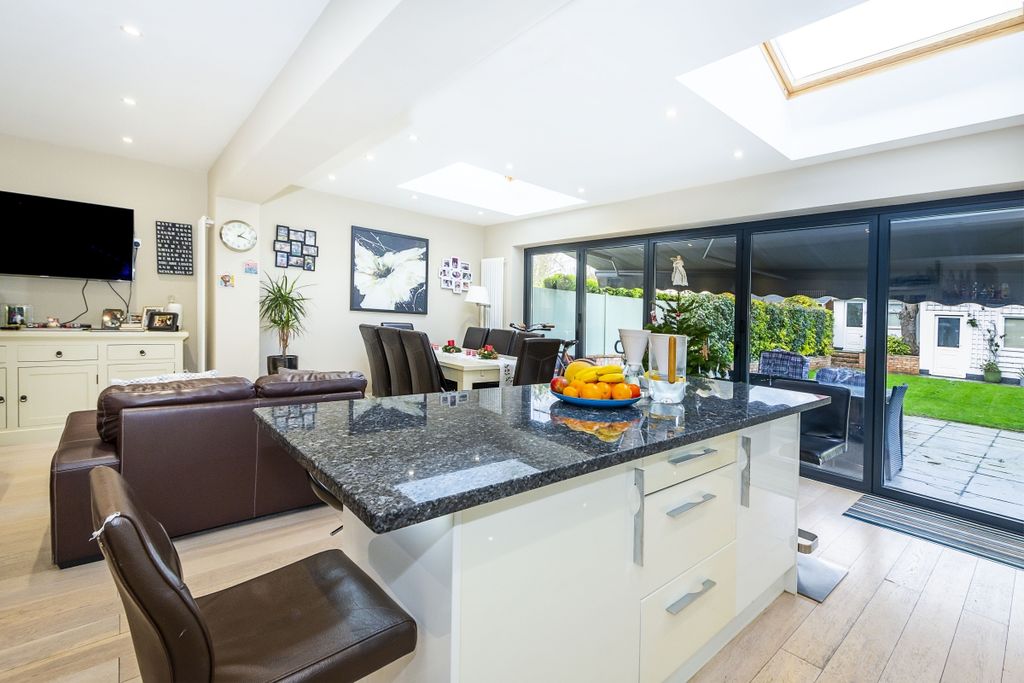 Property photo 1 of 22