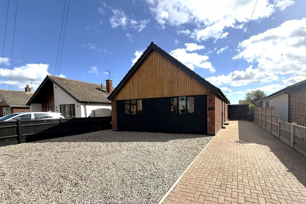 Property photo 1 of 24 Stunning Modern Contemporary 'a' Rated Detached Family Home
