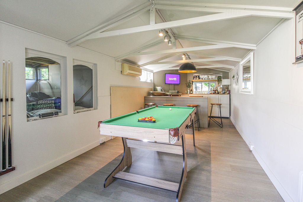 Property photo 2 of 26 Games Room